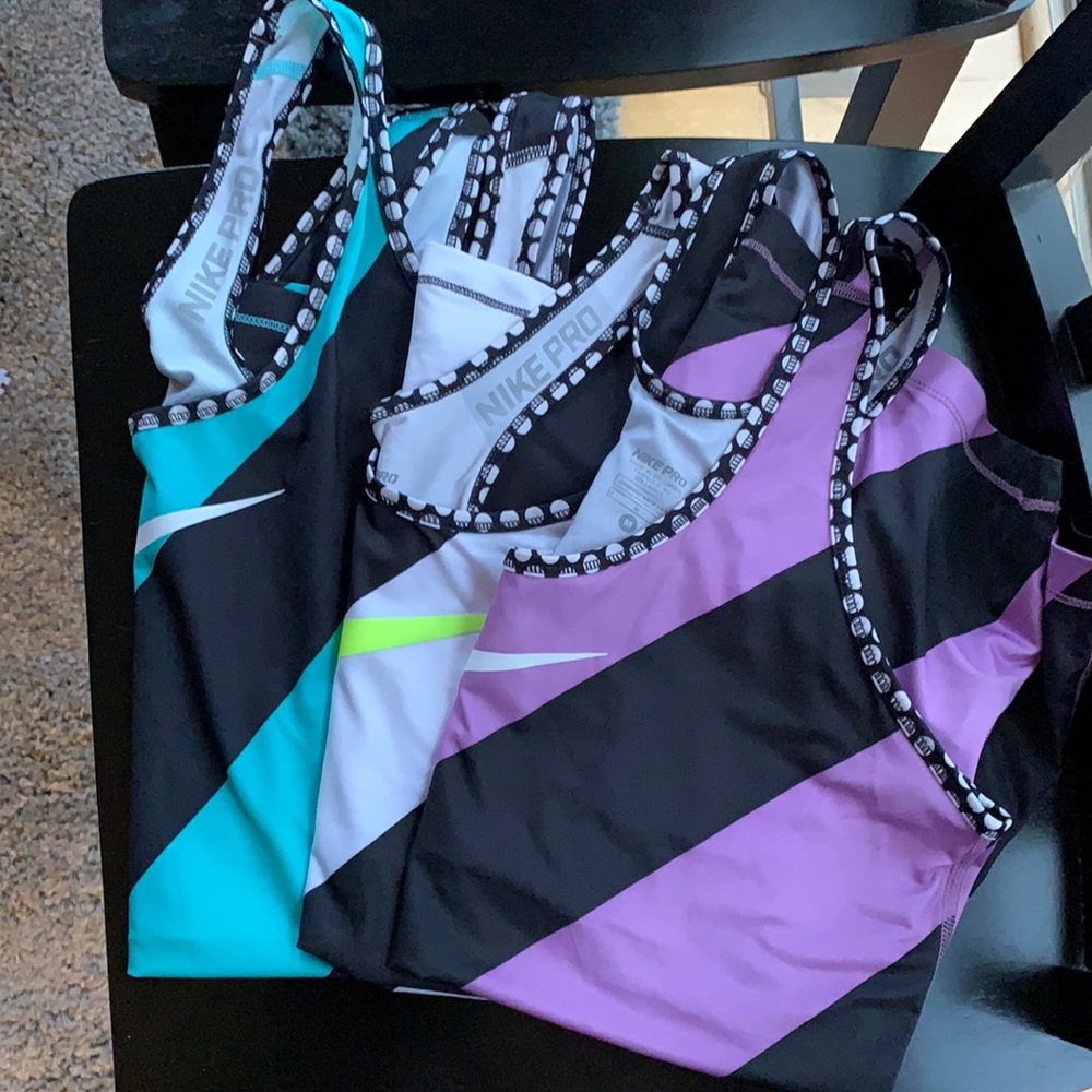 Nike Women’s Workout Tank Set (M)